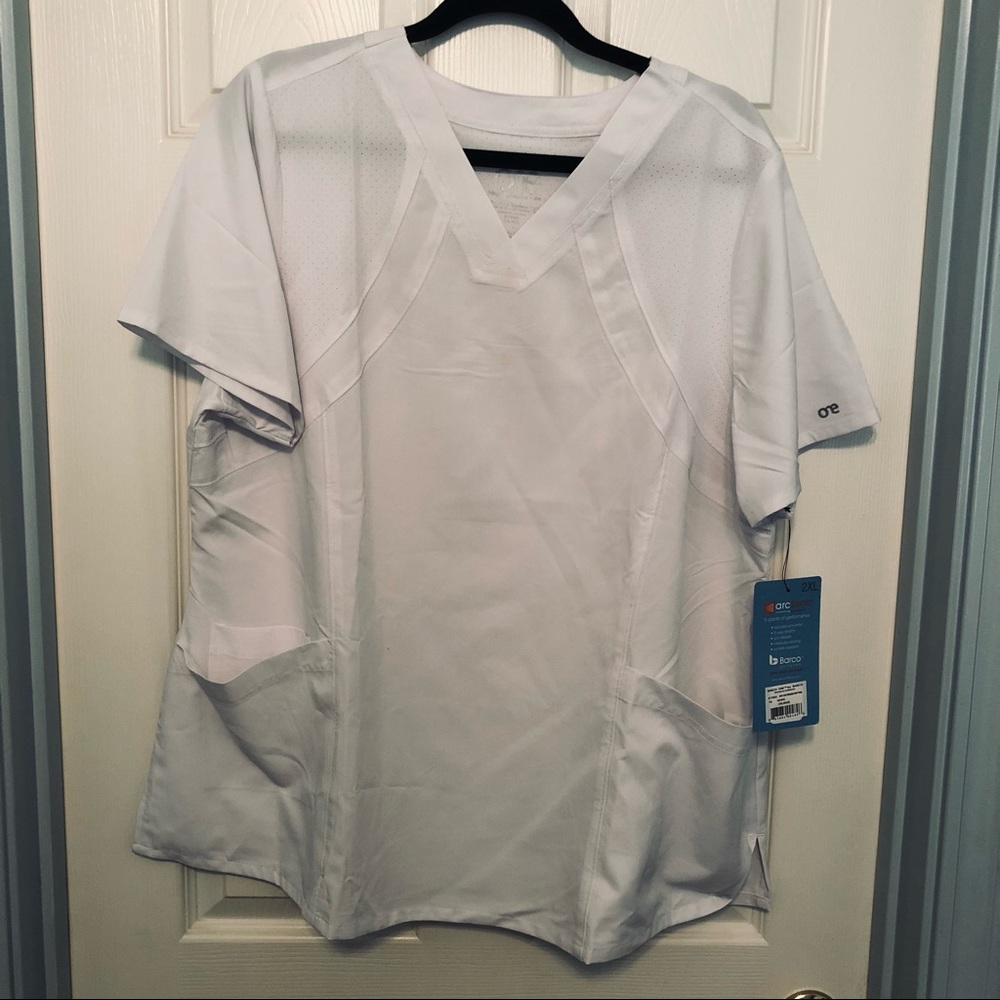 🍭 White Scrub Top